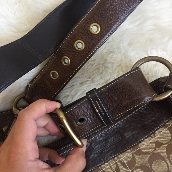 Coach Signature Print Cross Body Bag - Picture 7 of 8